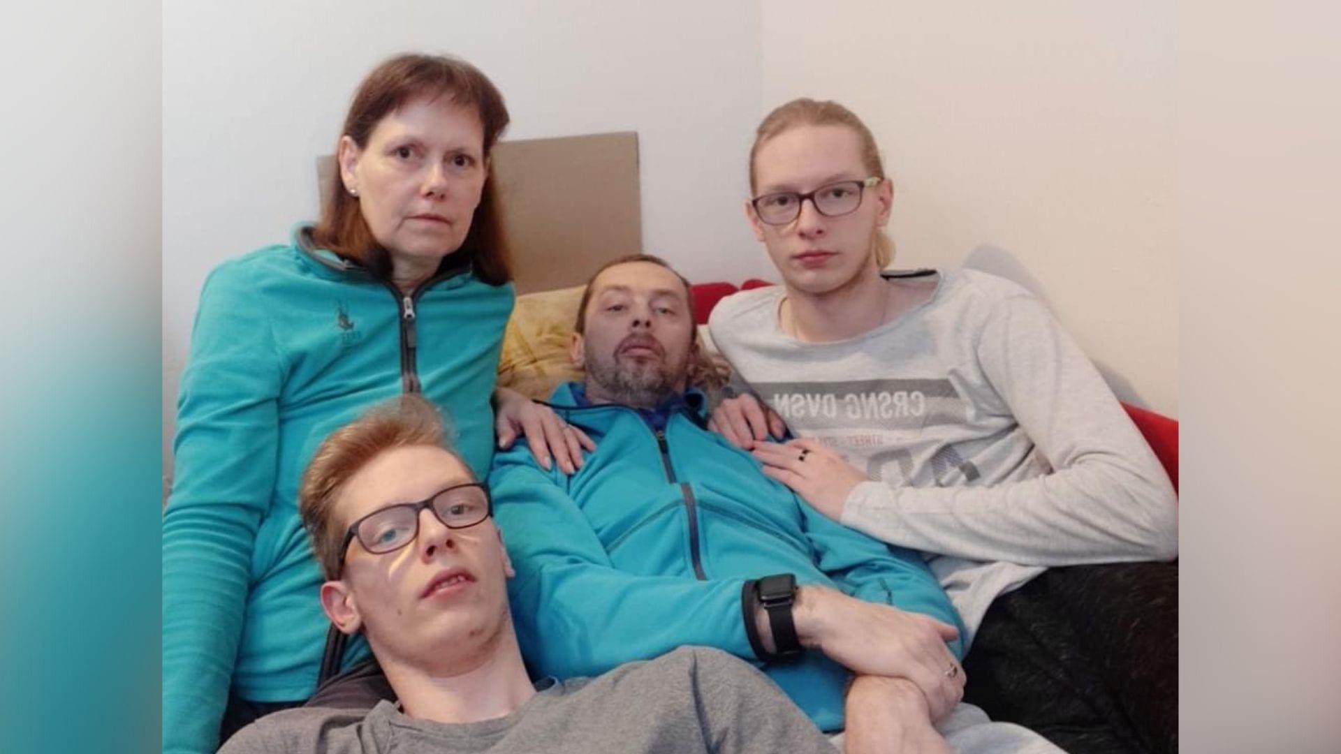 pom-eme-jirkovi-d-stojn-do-t-doma