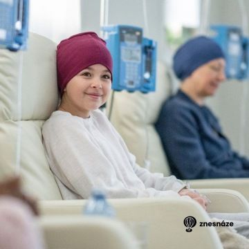dívka podstupuje chemoterapii